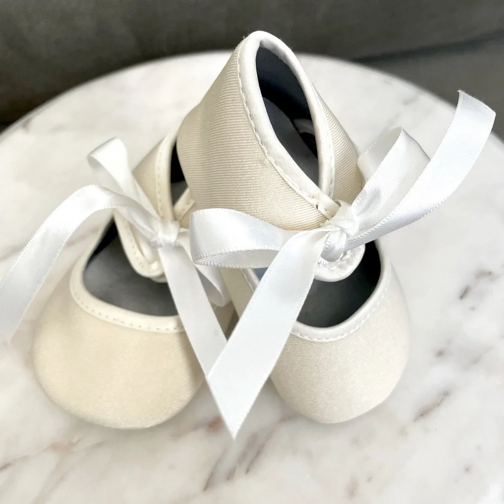 Janie & Jack Baby ribbon shoes - Picture 1 of 6